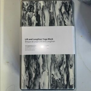 Lululemon yoga block